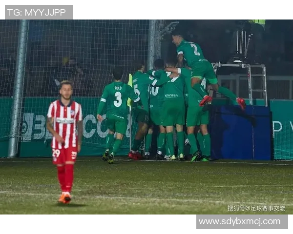 西班牙足球战术解析：深入探讨西安排球队的进攻策略与风格